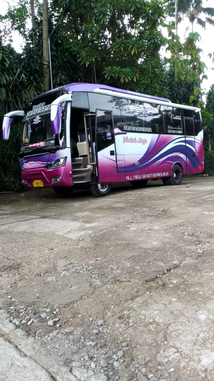Armada Bus Pariwisata