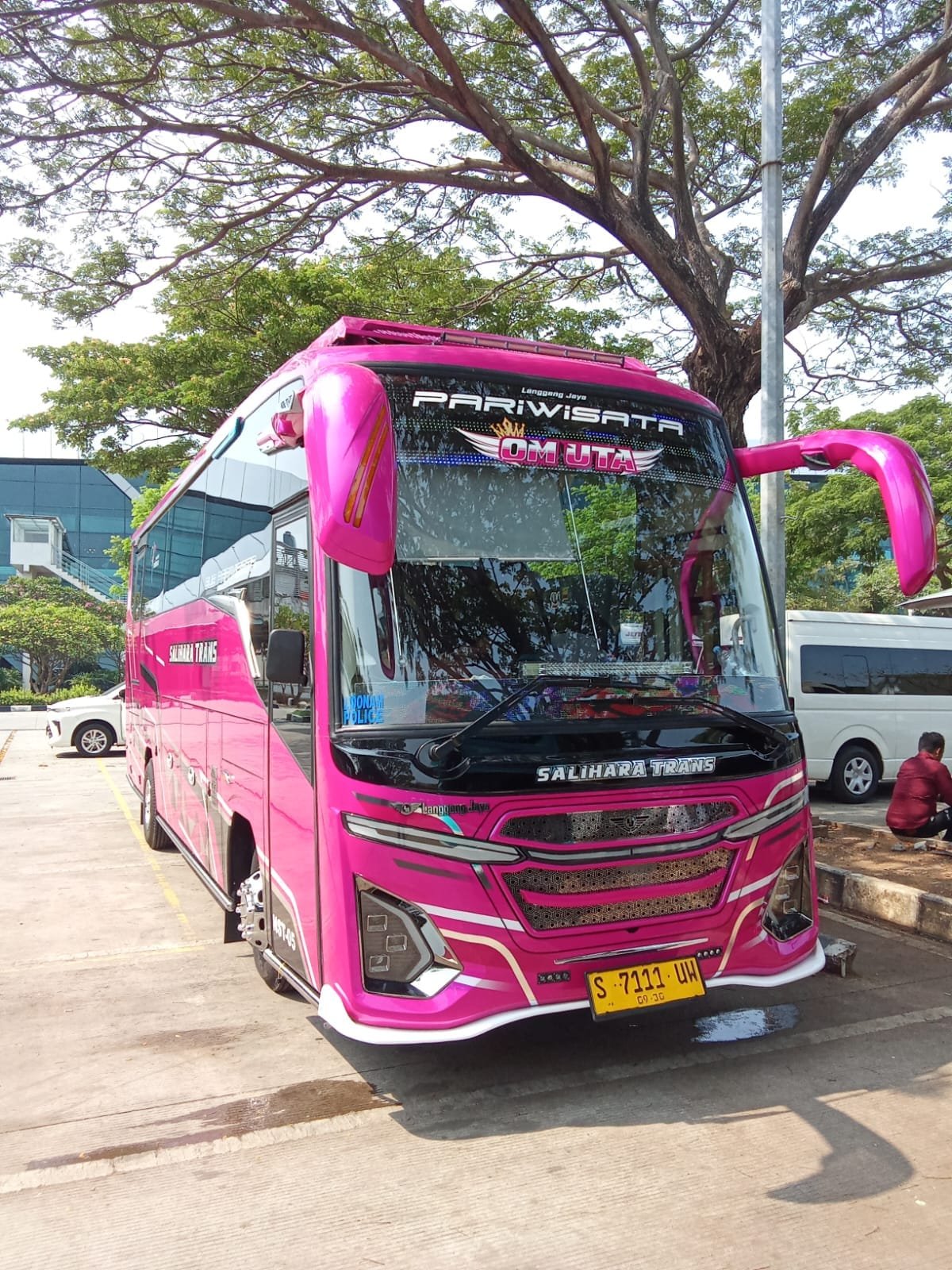 MEDIUM BUS 3/4